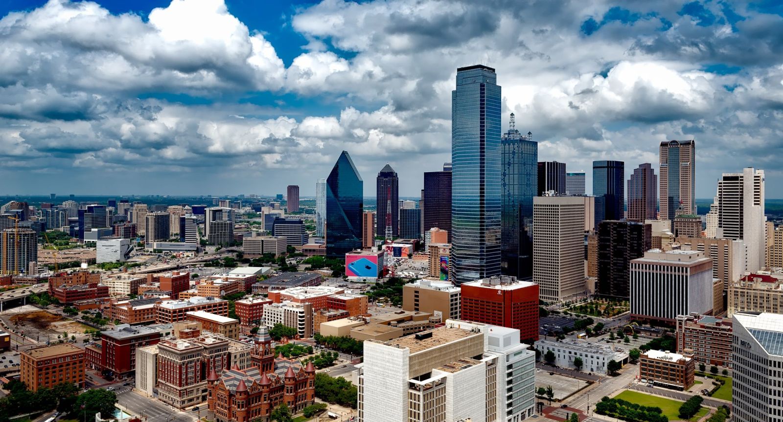 Downtown Dallas, TX skyline