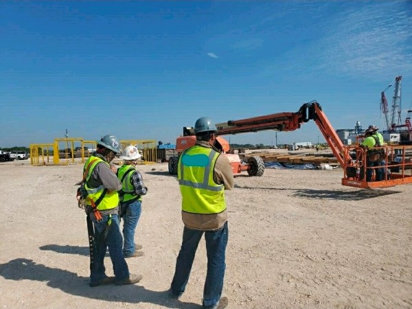 Telehandler operator training at an active Texas construction site